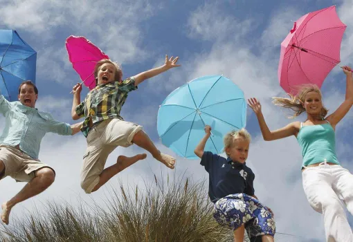 enfants aux parapluies