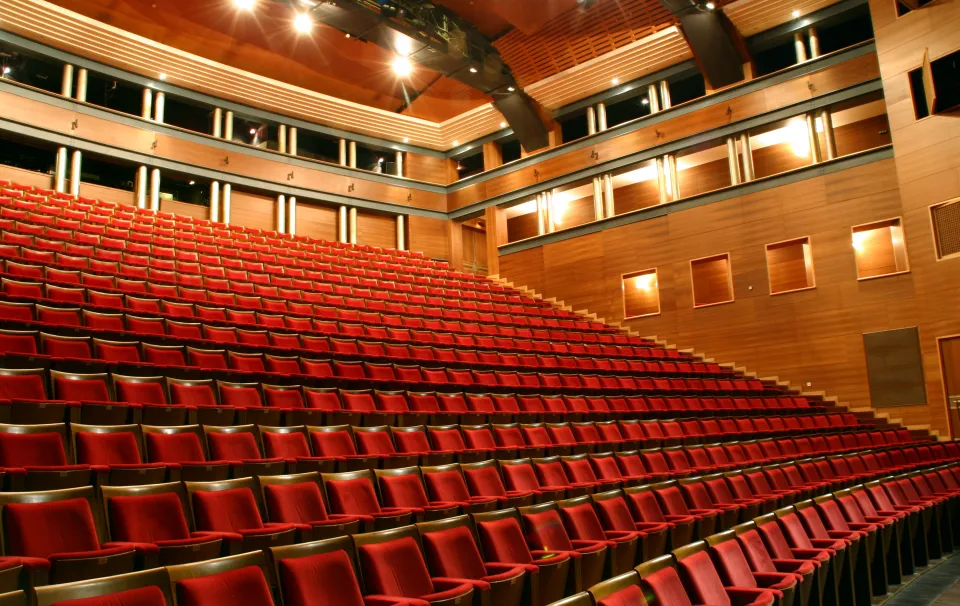 Théâtre des Salins à Martigues © JP Vallorani