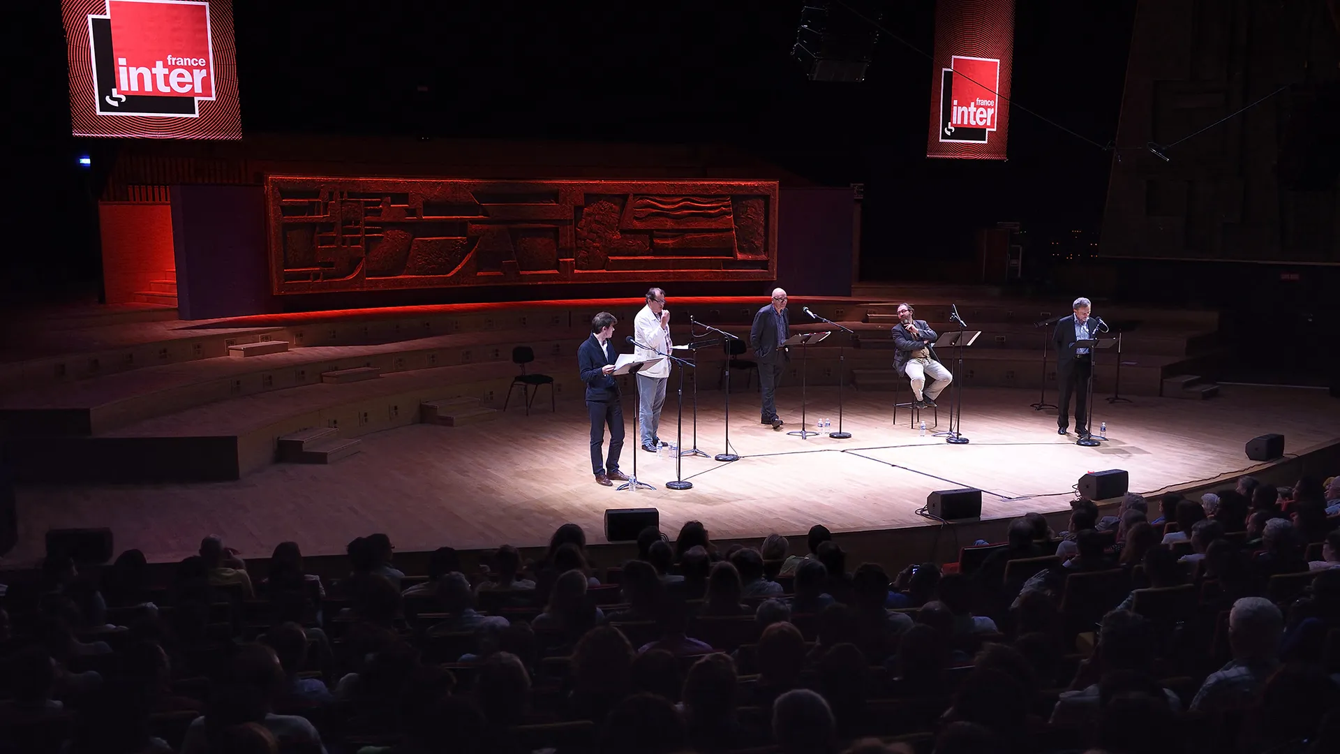 La marche de l'Histoire de Jean Lebrun en public au Studio 104
