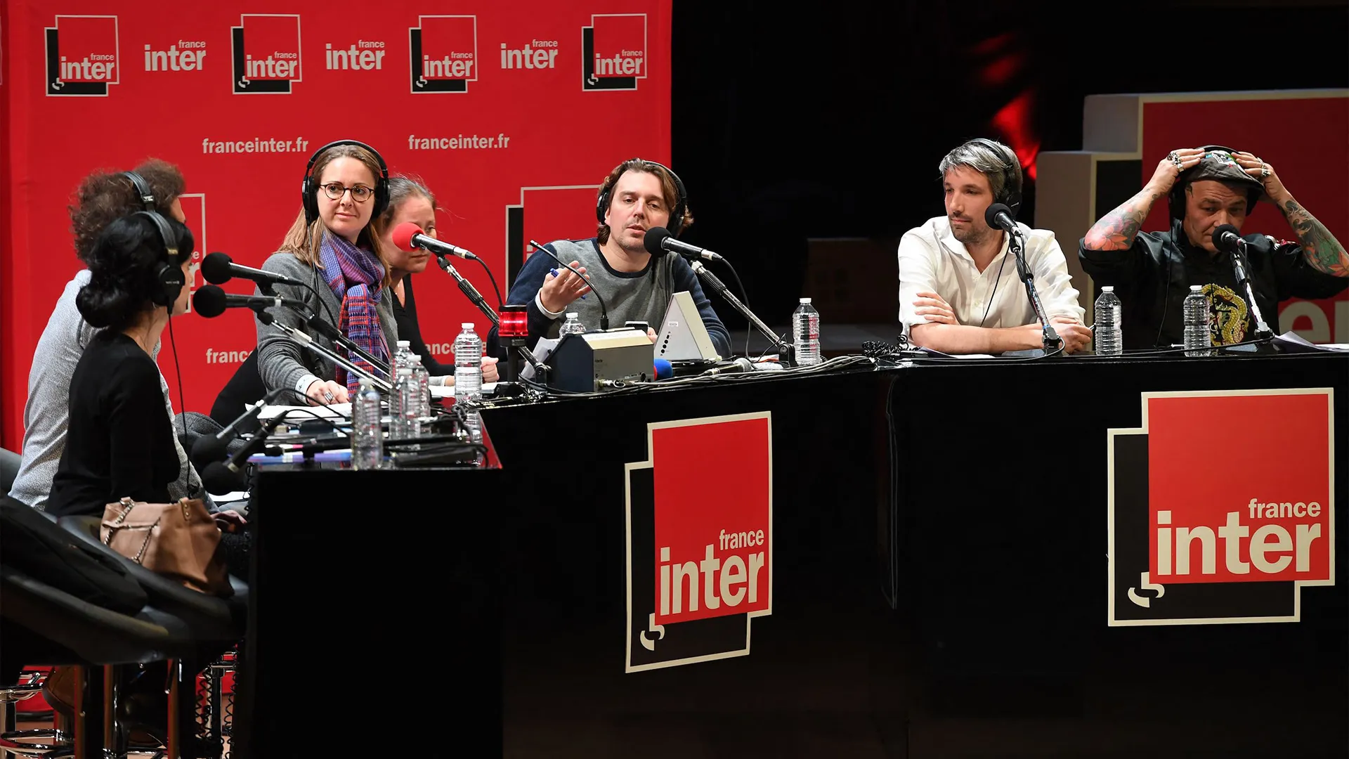 Les humoristes de Par Jupiter, en public au Studio 104
