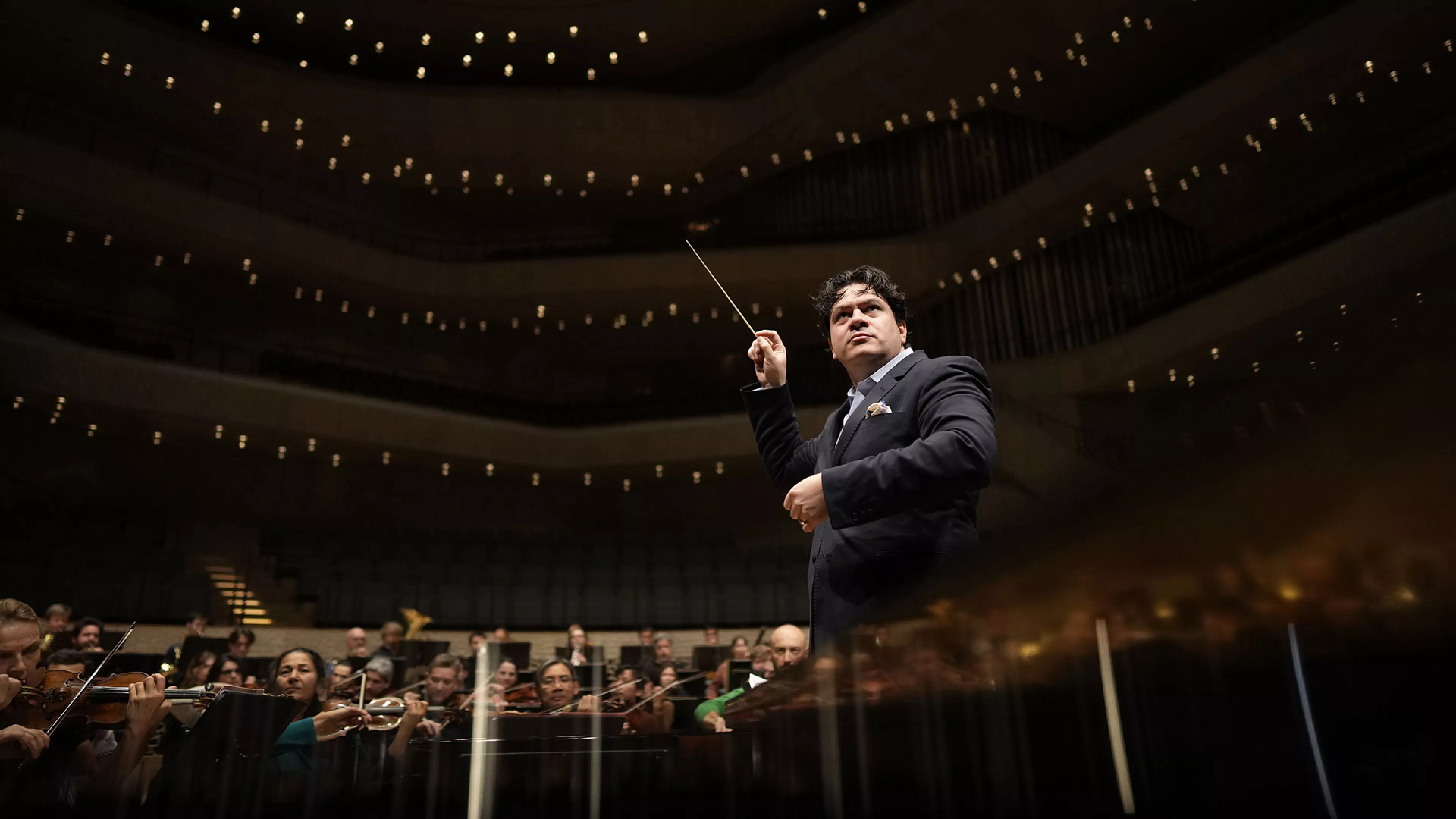 Cristian Măcelaru - Photo : Christophe Abramowitz