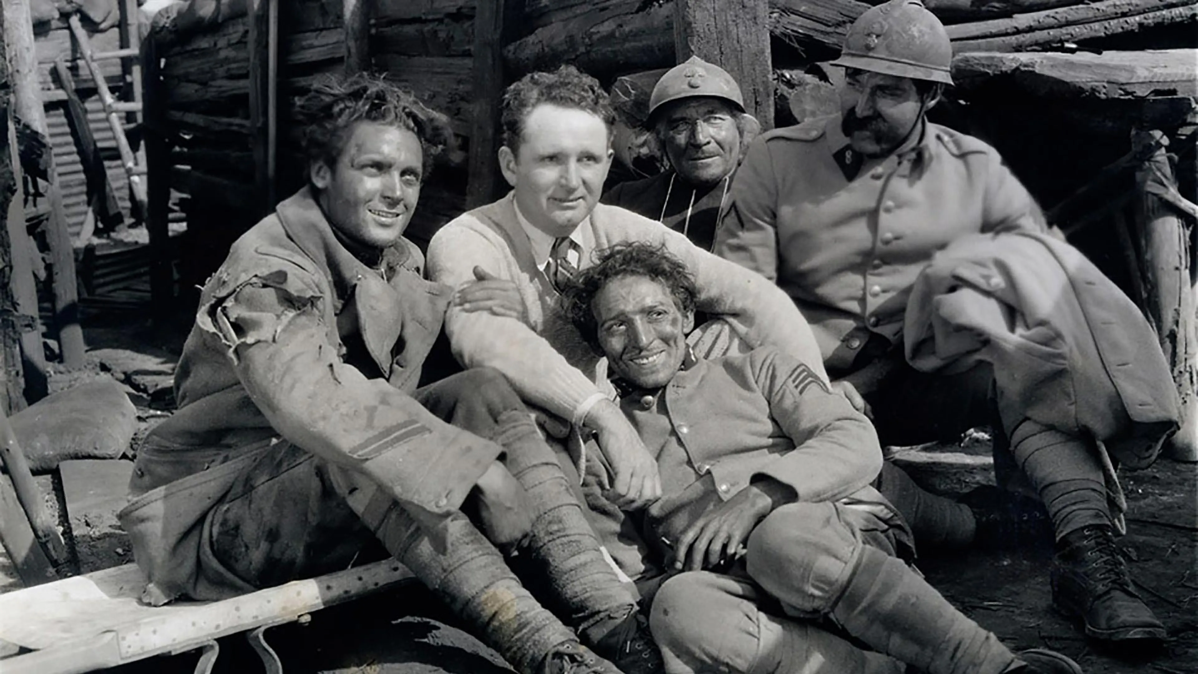 7thheaven_05Director-Frank-Borzage%2C-set-of-7th-Heaven-%281927%29-O.jpg Frank Borzage (au centre) avec les membres de l'équipe de tournage de "7th Heaven" (1927).