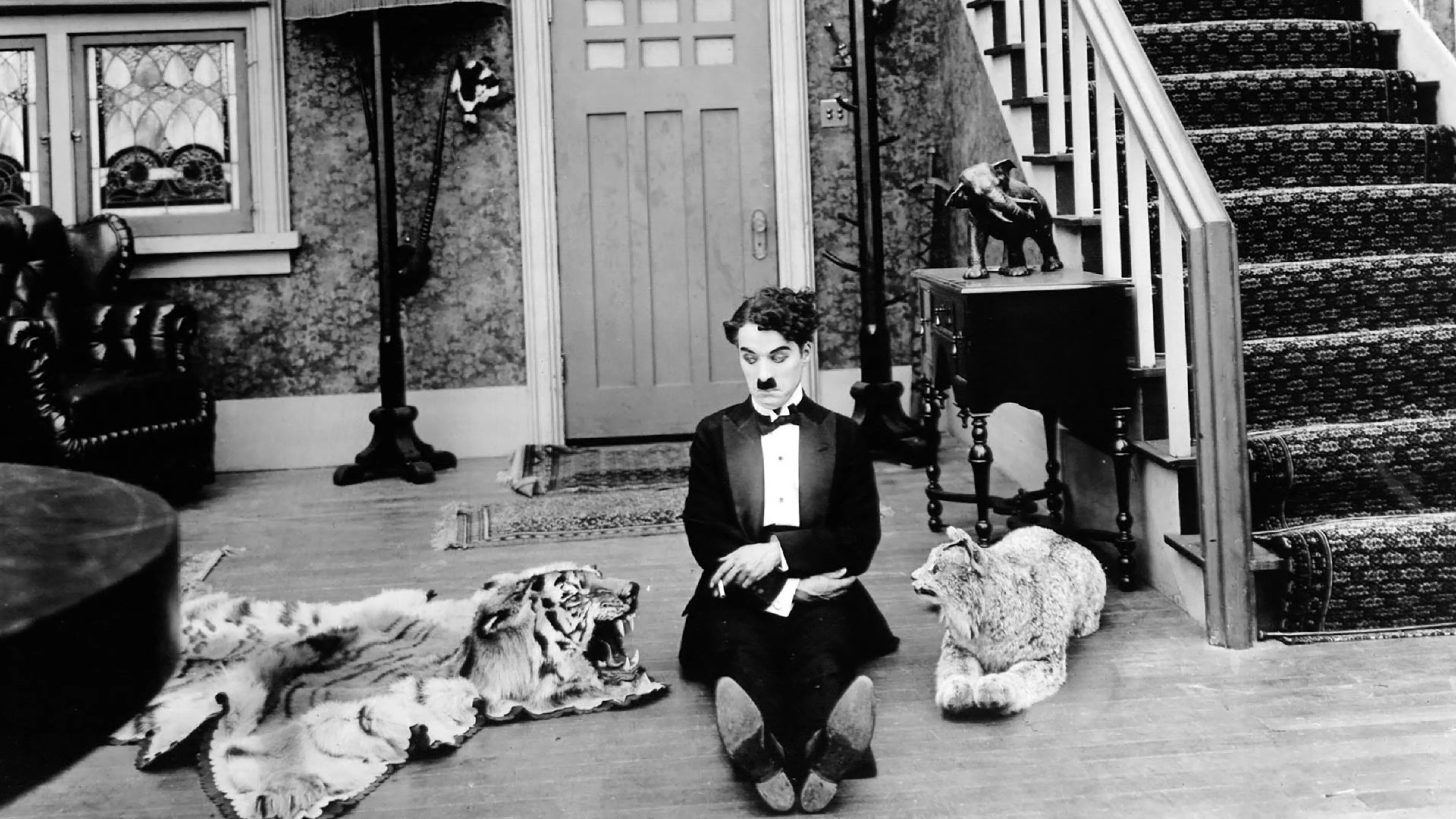 ONE-A.M-O.jpg Charlot rentre tard (1916), film de Charlie Chaplin