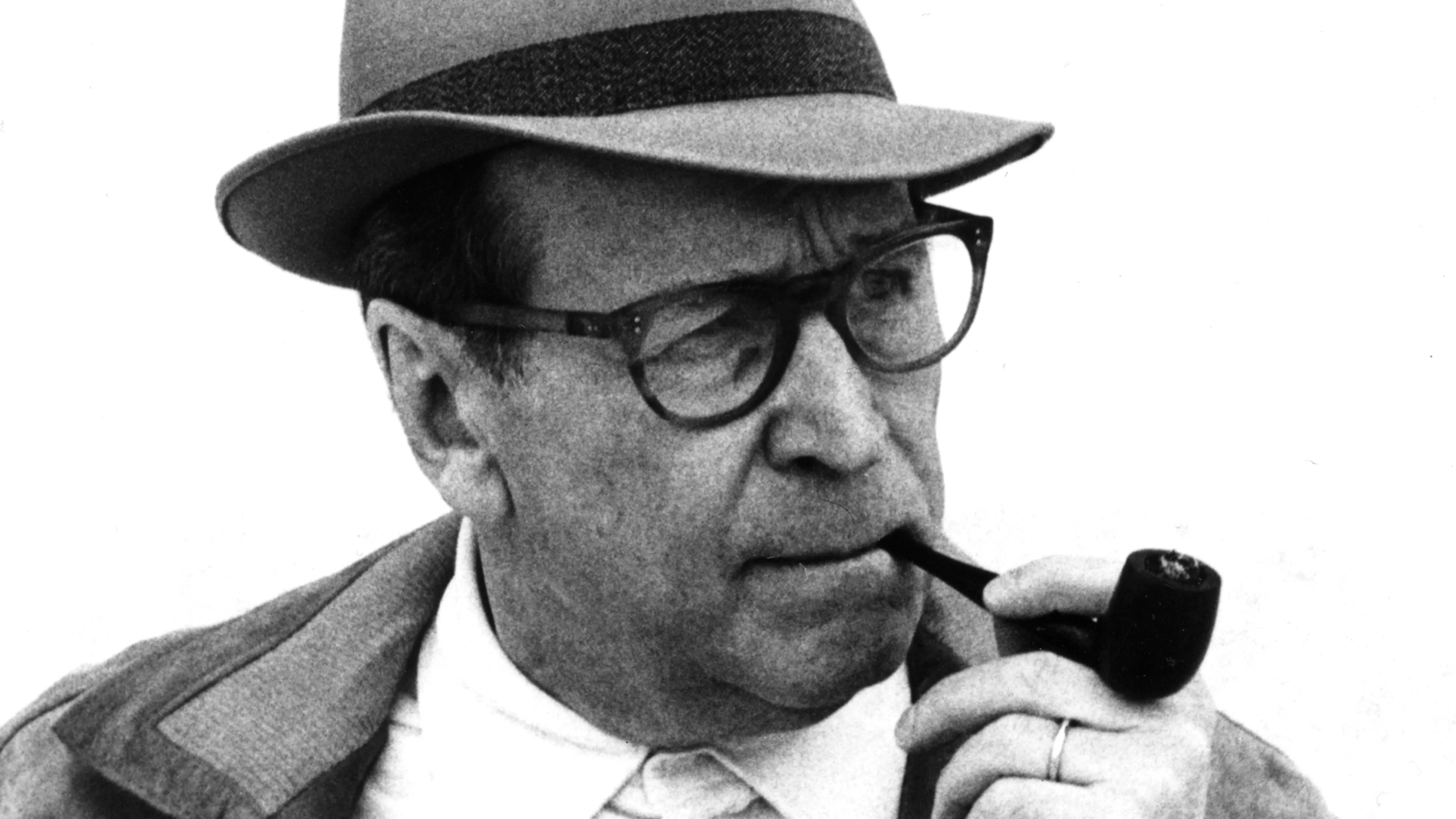 Simenon_portrait-officiel_DR-O.jpg Georges Simenon