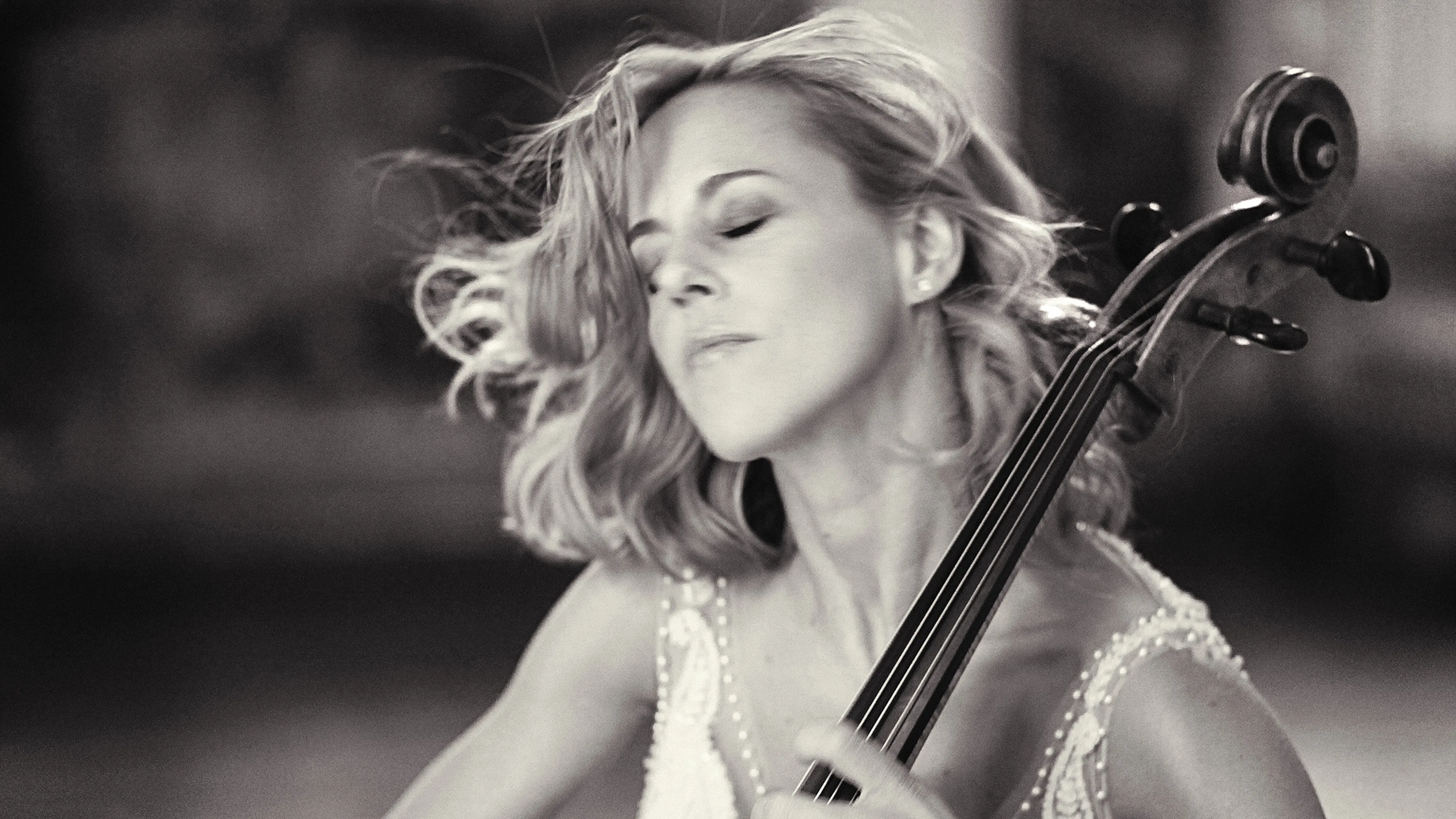 Sol-Gabetta-2013-%C2%A9-Uwe-Arens---14-O.jpg Sol Gabetta