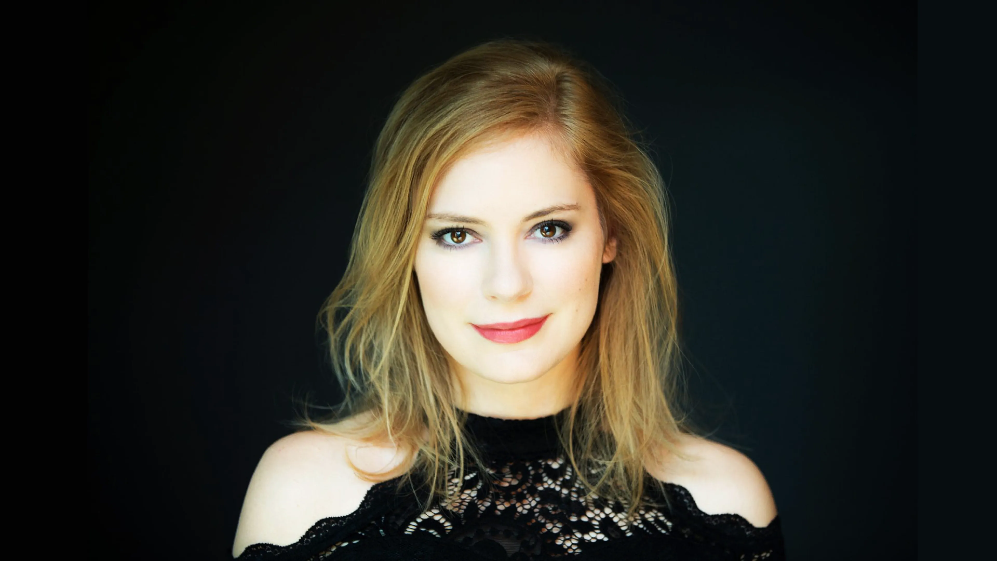 beatrice-berrut_1920x1080.png
